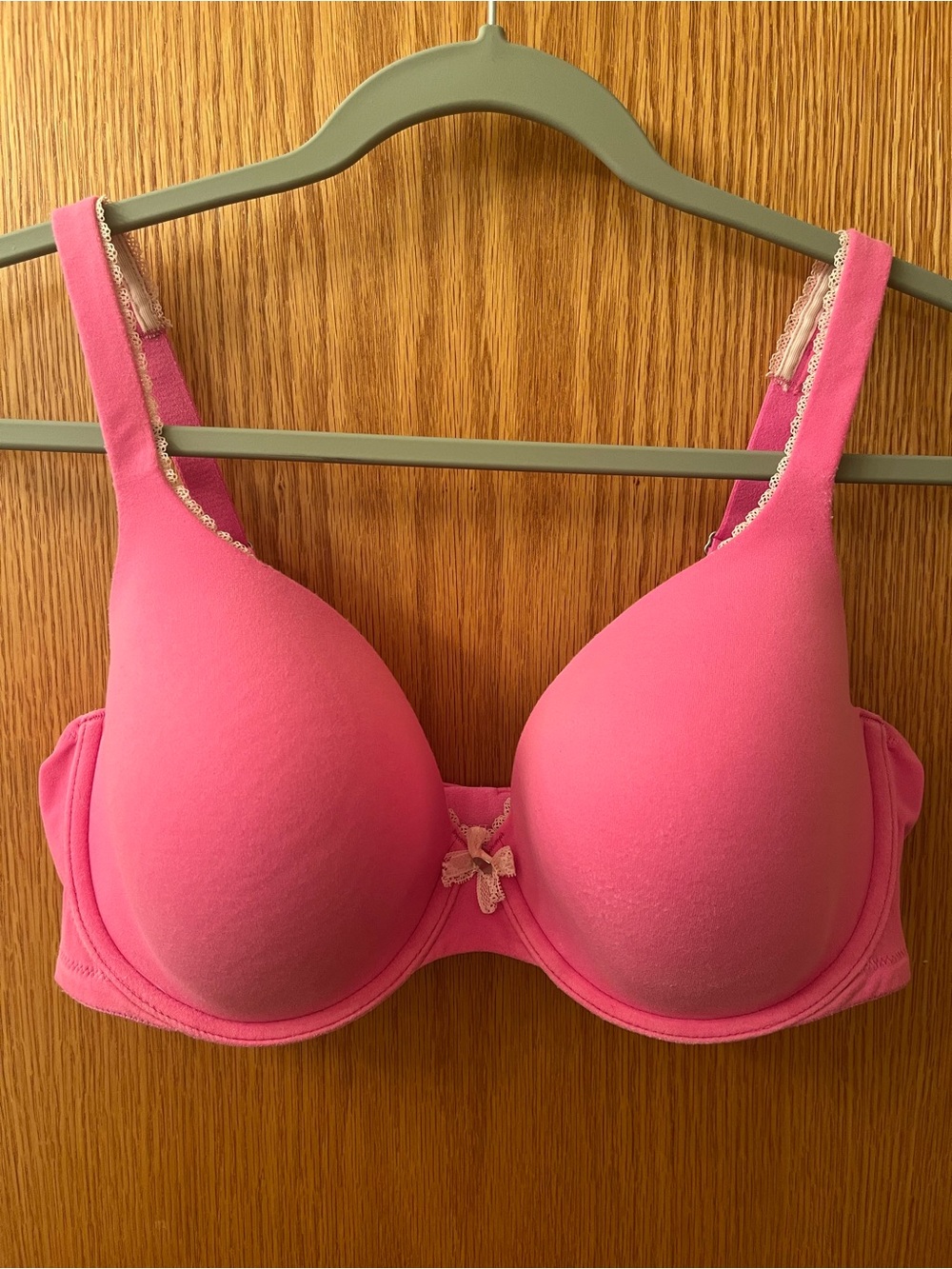 ♥️ Victoria Secret Body by Victoria Bra 
Lined perfect Coverage Bright Pink 38D